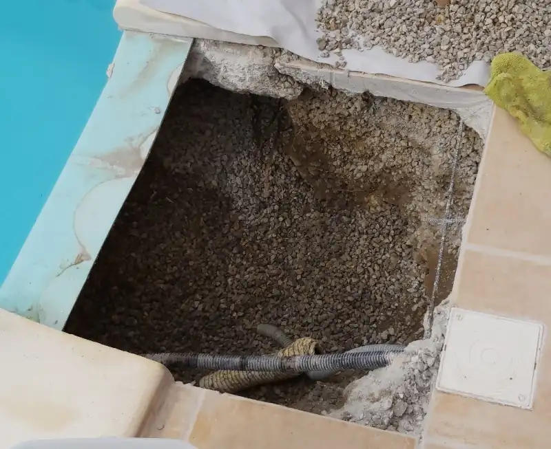 Décaissement d'un skimmer sur une piscine coque