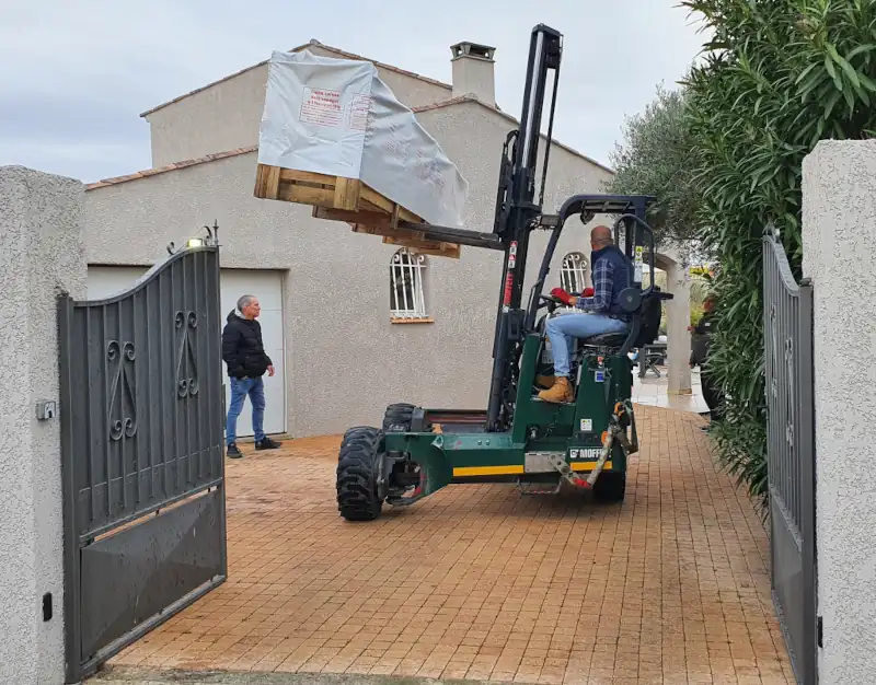 Livraison d'un volet roulant chez un client à Agde