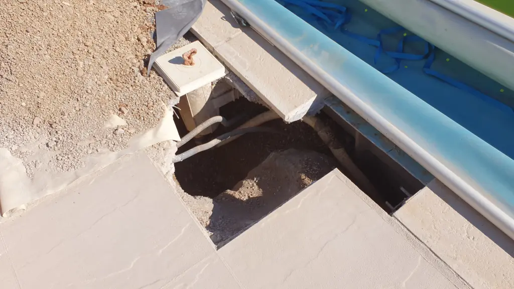 Rénovation de la canalisation du skimmer d'une piscine par Mileno Piscine